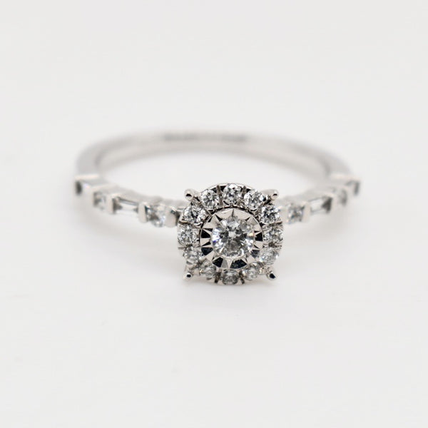 9ct White Gold Round Cluster Diamond Ring