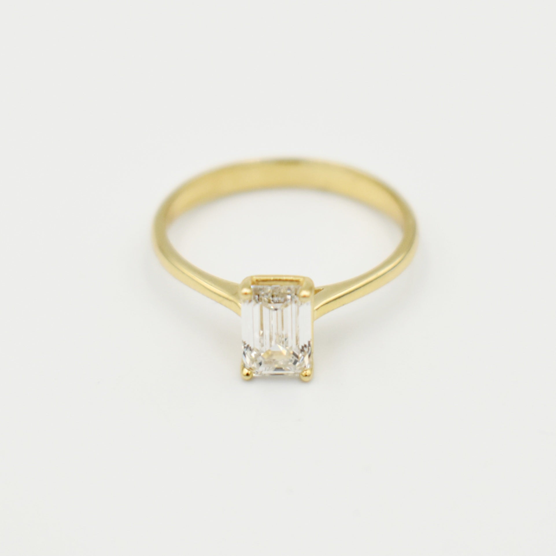 9ct Yellow Gold 1ct Emerald Lab-Grown Diamond Ring