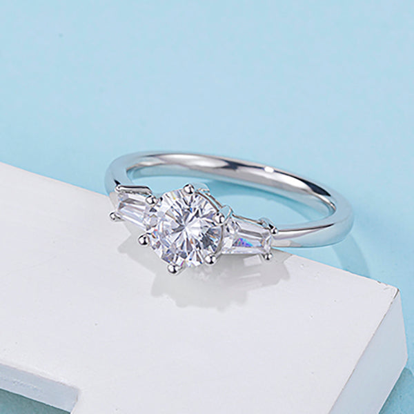 6 Claw Baggette Moissanite Ring