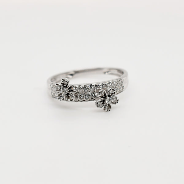 9ct White Gold Flower Cluster Engagement Band