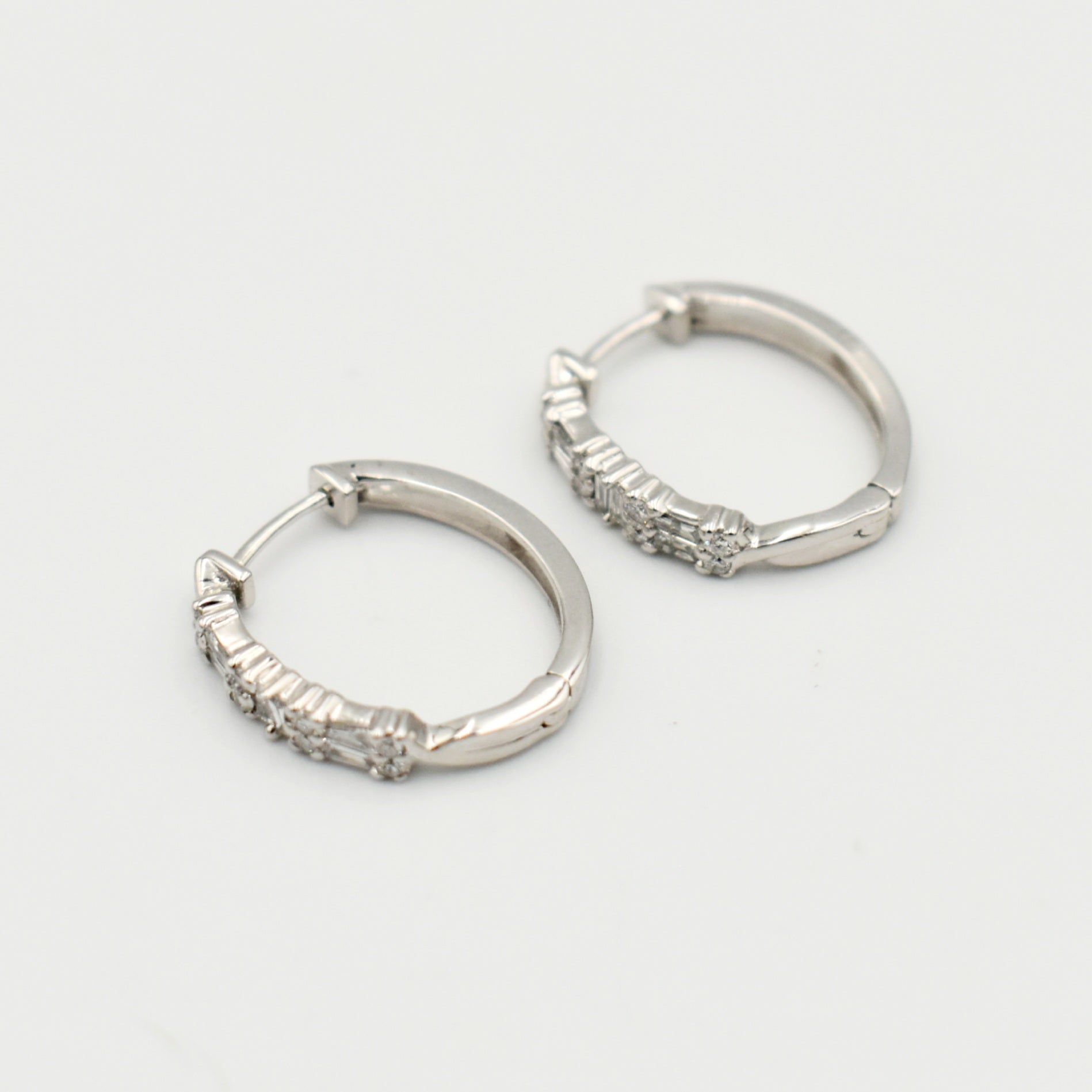 9ct White Gold 0,33ct Hoop Diamond Earrings
