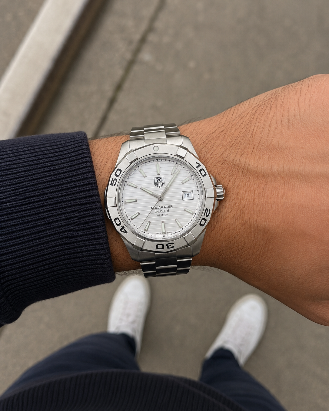 Pre-Owned TAG Heuer Aquaracer Calibre 5 Automatic White Dial Stainless Steel Dive Watch (WAF2111)