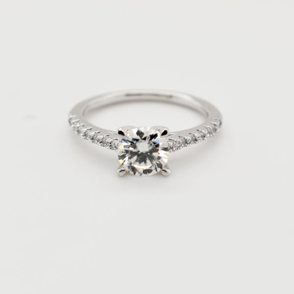4 Claw 1ct Round Moissanite Ring
