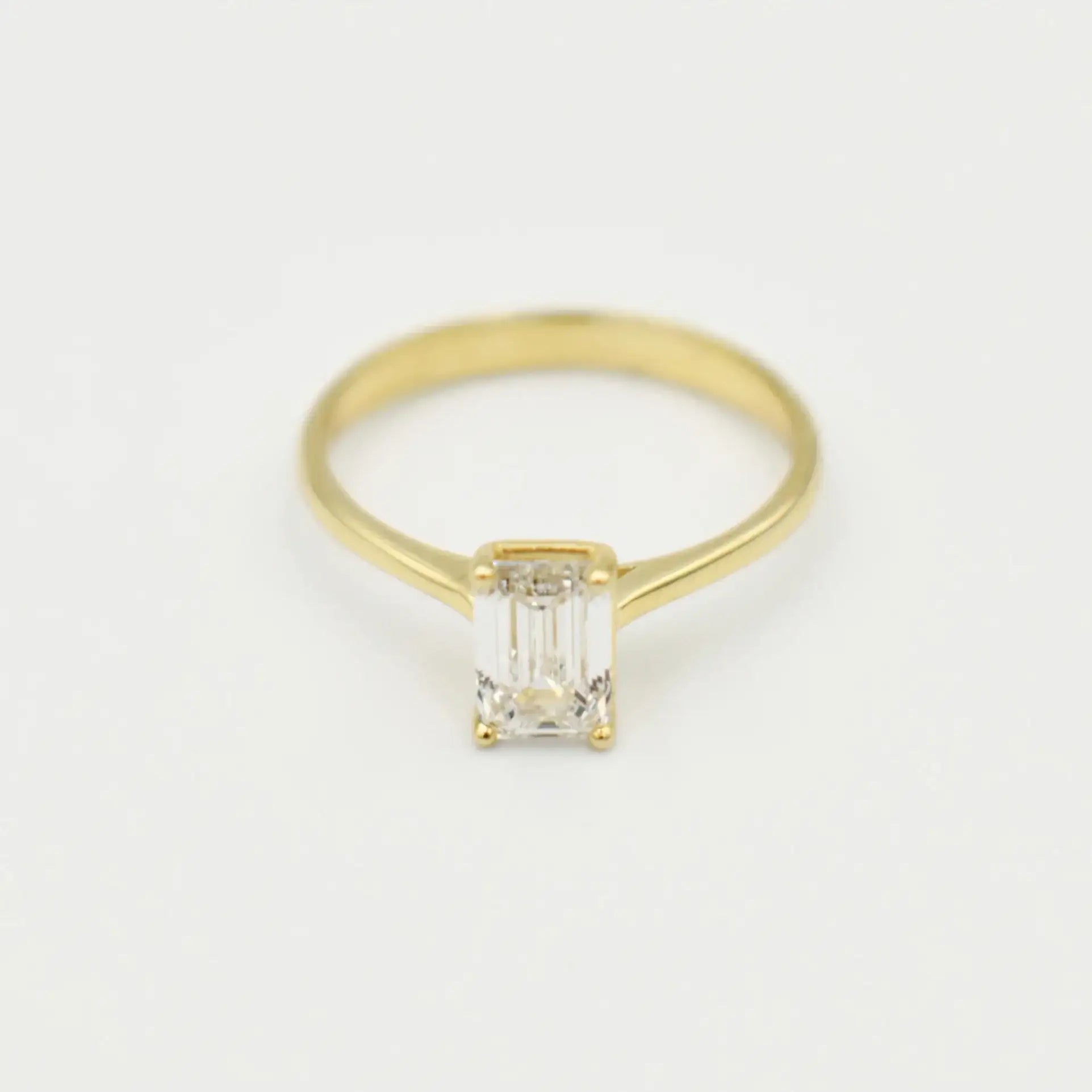 9ct Yellow Gold 1ct Emerald Lab Grown Diamond Ring