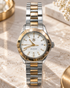 TAG Heuer Aquaracer ladies quartz watch 27mm case profile and bracelet detail