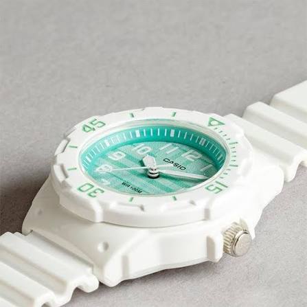 Casio LRW-200H Quartz Cyan Dial White Resin Diver Watch 100m (LRW-200H-3CVDF)