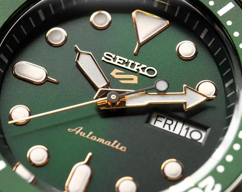 Seiko 5 Sports SRPD63K1 Automatic Green Dial Diver's Watch Stainless Steel (SRPD63K1)
