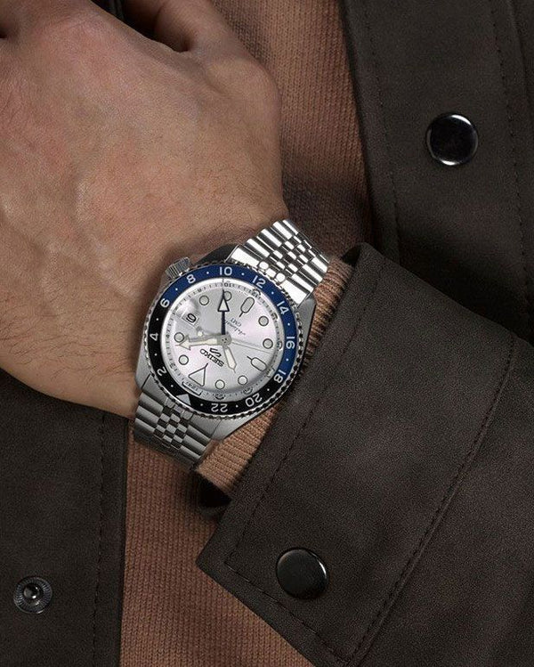 Seiko 5 Sports GMT Automatic White Dial Stainless Steel Watch Black Blue Bezel (SSK033K1)